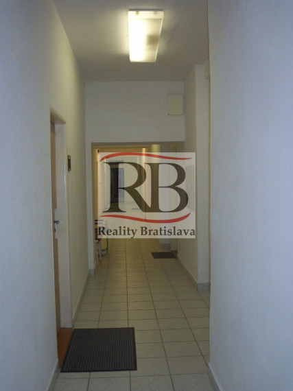 Kancelárie, Koceľova, Bratislava II