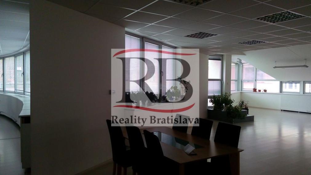 Open-space kancelárske priestory v Starom Meste na Palisádach