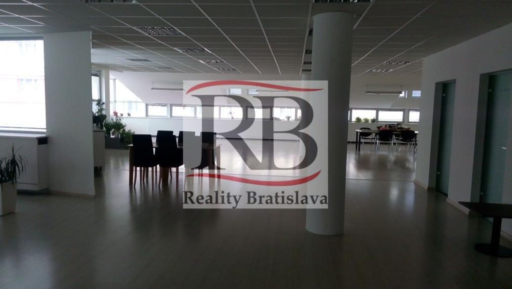 Open-space kancelárske priestory v Starom Meste na Palisádach