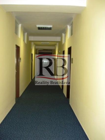 Kancelársky a skladový priestor v mestskej časti Vajnory