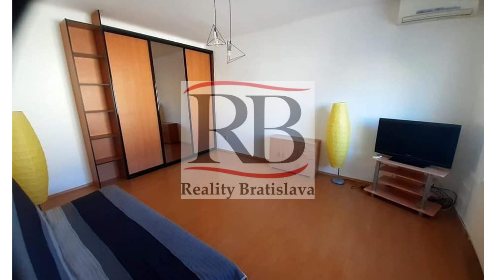 Na prenájom zariadený 1 izbový byt na Miletičovej ulici v Ružinove, BAII