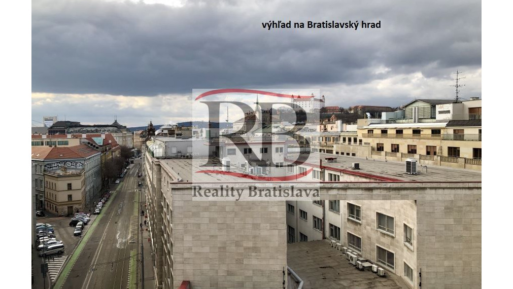 Administratívny celok v budove LUXOR v centre mesta