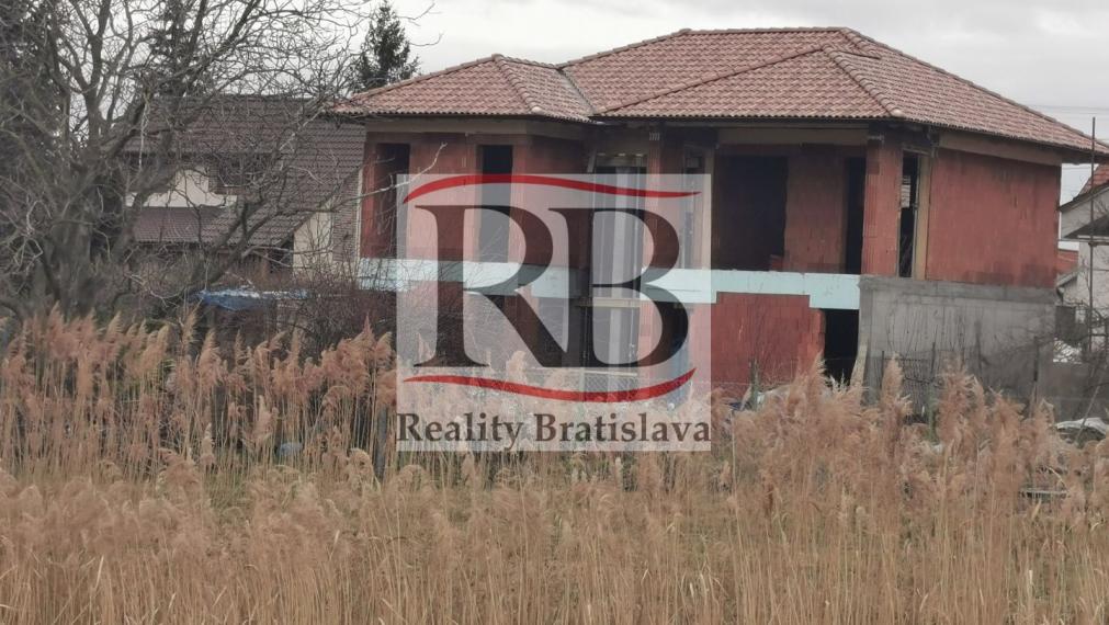5 izbový priestranný rodinný dom v obci Šuľany