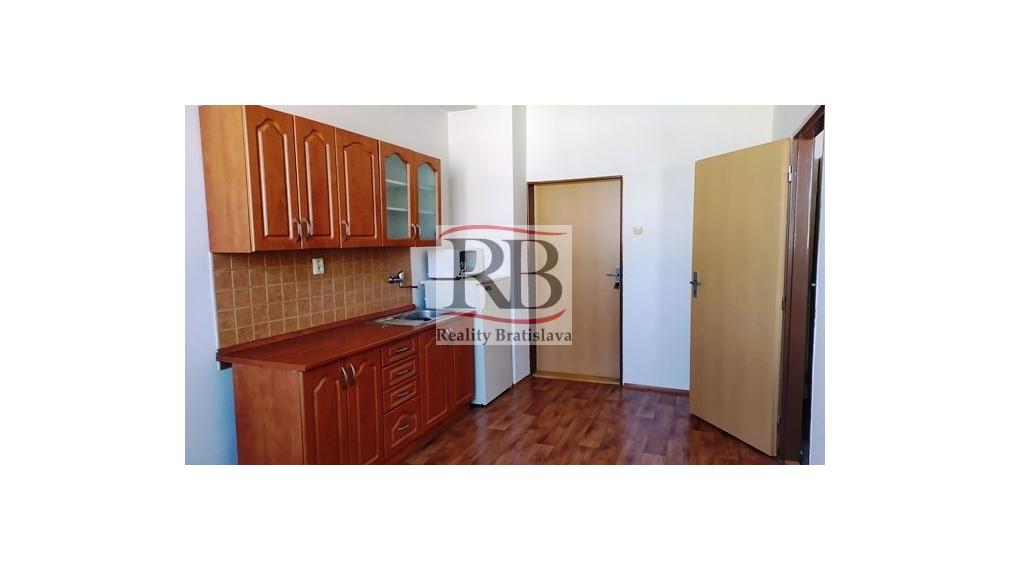 Kancelárske priestory na prenájom (60m2)Bratislava- Ružinov, ulica Galvaniho