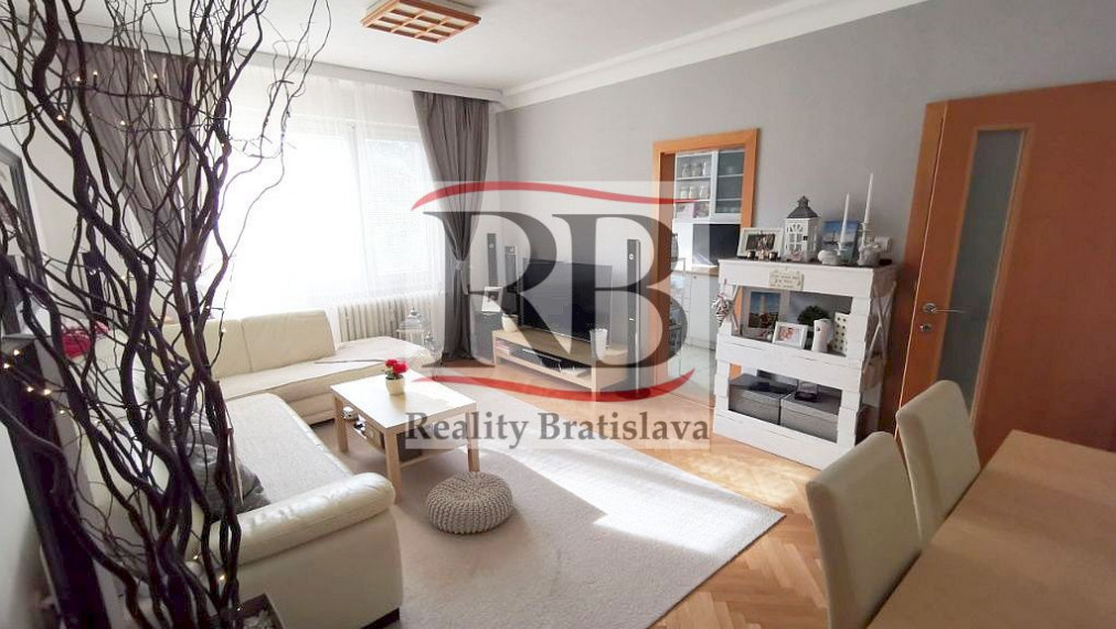 Na predaj 3 izbový byt s dvoma pivnicami a vyhradeným parkovaním na Šalviovej ulici v Ružinove - sídlisko Trávniky