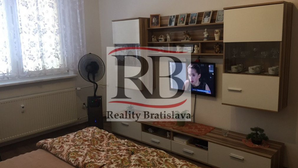 Na predaj 1 izbový byt v Bratislave Dúbravke