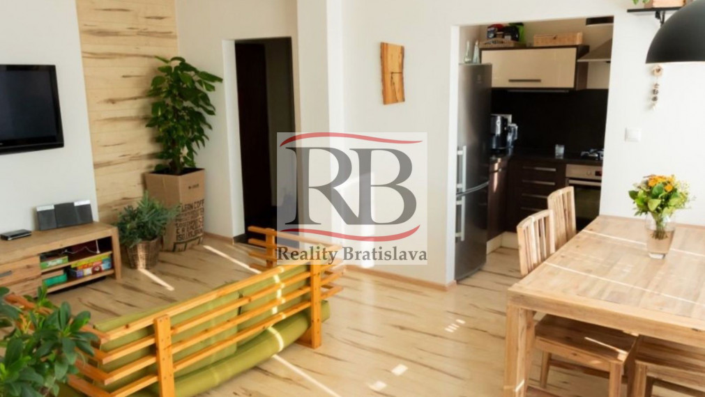Na predaj zrekonštruovaný slnečný 2-izbový byt v Ružinove na Svidníckej ulici