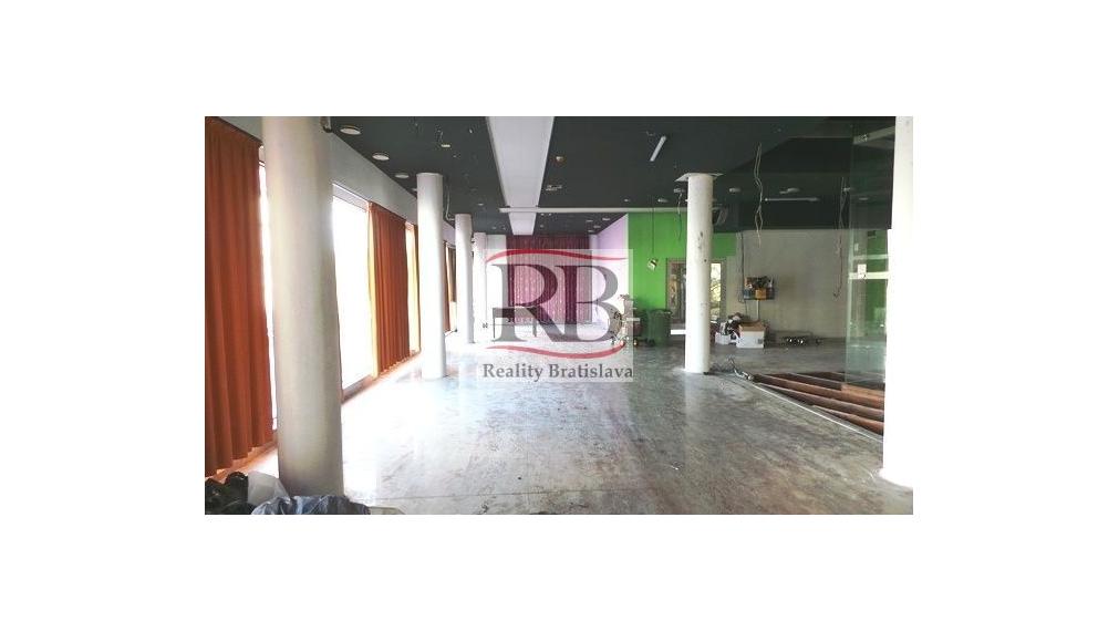 Obchodný priestor 363m² v BA I - Starom Meste na prenájom