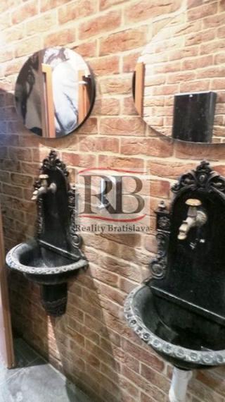 Obchodný priestor 363m² v BA I - Starom Meste na prenájom