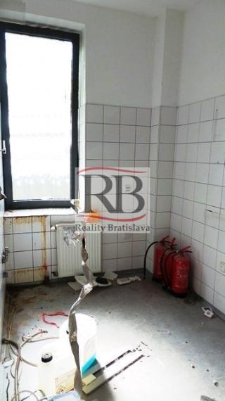 Obchodný priestor 363m² v BA I - Starom Meste na prenájom