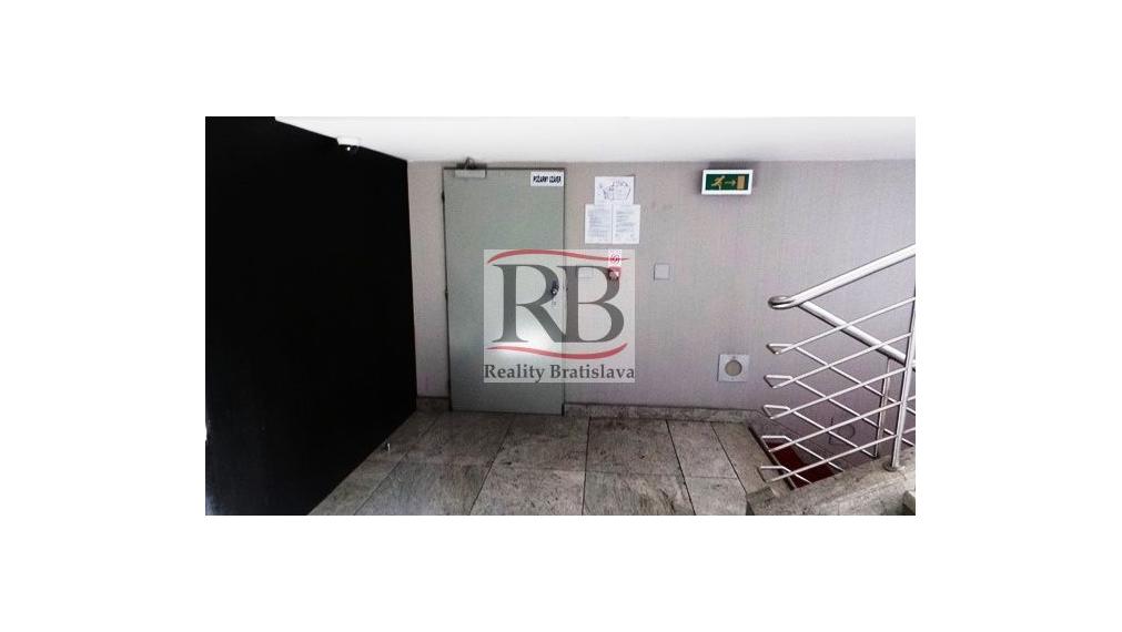 Obchodný priestor 363m² v BA I - Starom Meste na prenájom