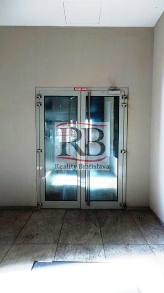 Obchodný priestor 363m² v BA I - Starom Meste na prenájom