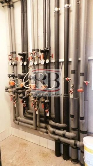 Obchodný priestor 363m² v BA I - Starom Meste na prenájom