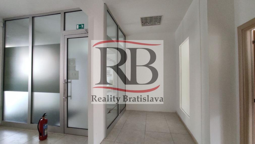 Priestor vhodný na ambulanciu, služby - Záhradnícka ulica, Ružinov