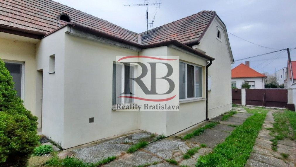 Na predaj 6-izbový rodinný dom na Krajinskej ulici v mestskej časti Podunajské Biskupice