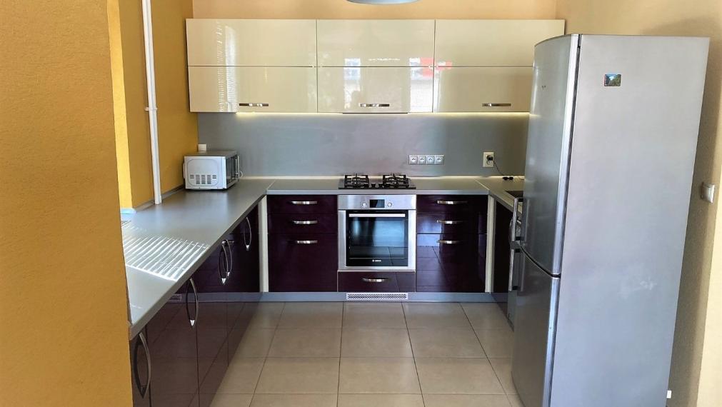 Prenájom 2-izbový byt s parkovaním v cene na Bulharskej ulici, Ružinov - Trnávka