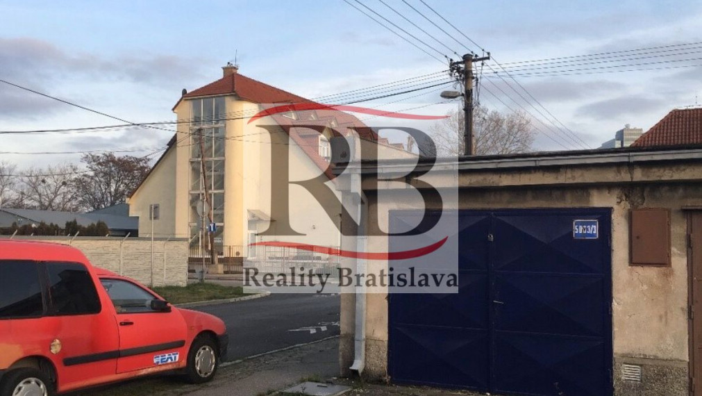 Na predaj garáž na Hattalovej ulici v Novom Meste