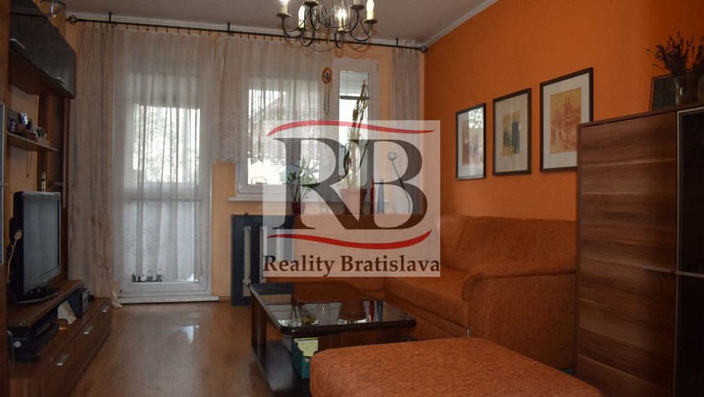 Na predaj 3i byt na Hronskej ulici v Podunajských Biskupiciach