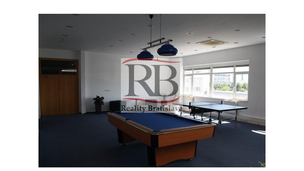 Kancelárske a administratívne priestory na prenájom - Bratislava III