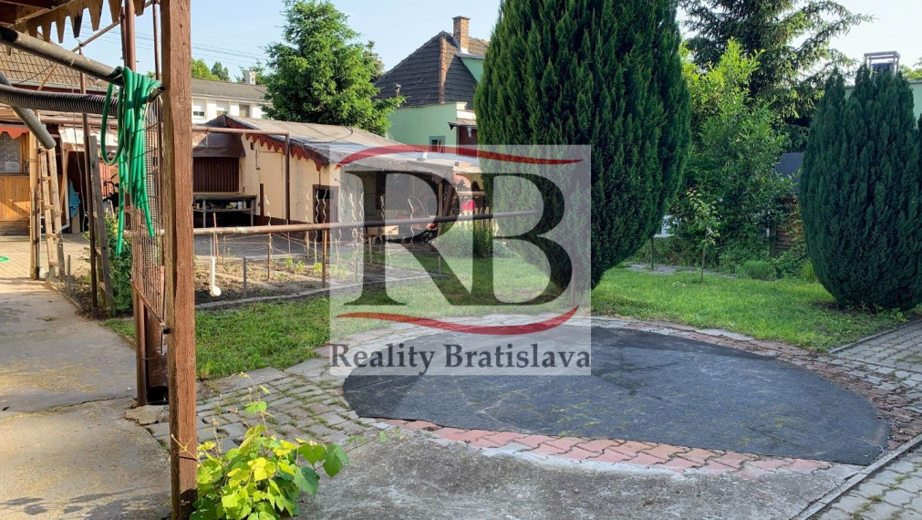 4i rodinný dom v Ružinove - Trnávka na predaj