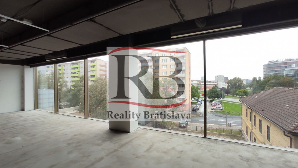 Obchodný priestor vo Vienna Gate na prenájom, Kopčianska-Petržalka, 223,93m2