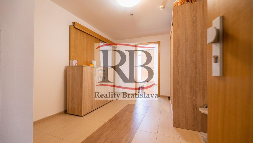 Na predaj priestranný 6,5-izbový apartmán na začiatku Petržalky v novostavbe Vienna Gate