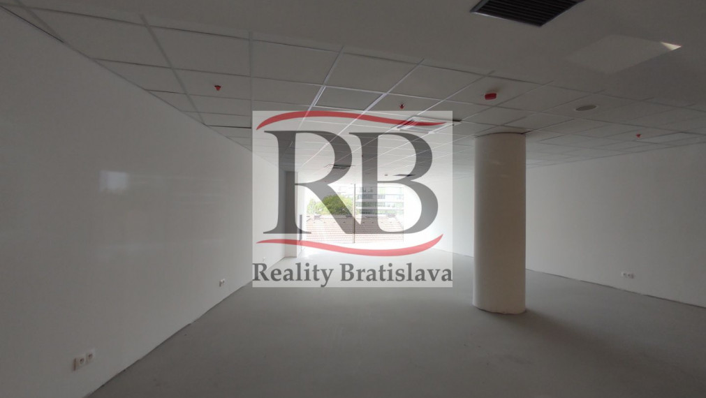 Obchodný/ Administratívny priestor vo Vienna Gate, 82,39m2