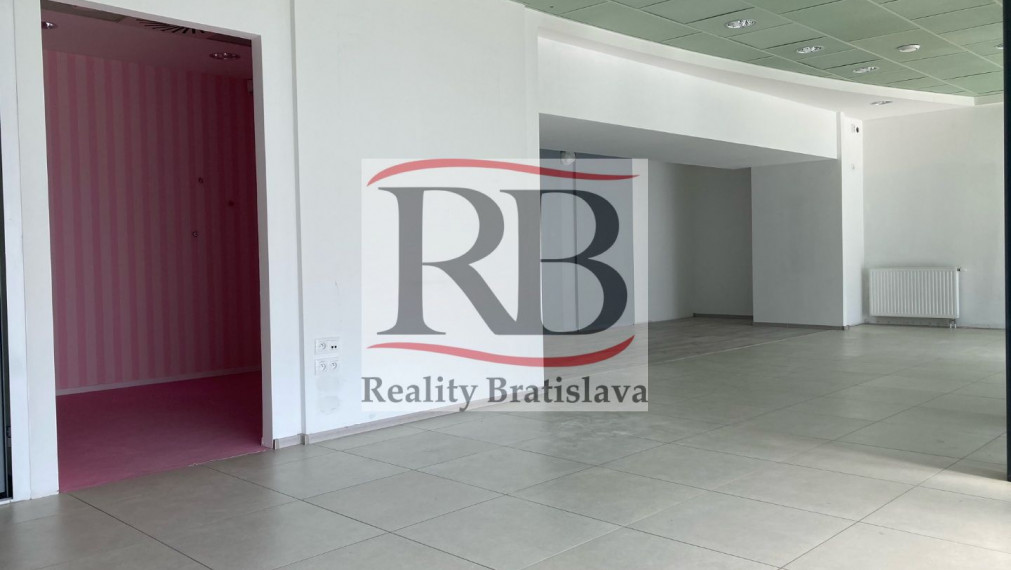 Obchodný a kancelársky priestor v novostavbe na prenájom, Bratislava Petržalka, Muchovo námestie