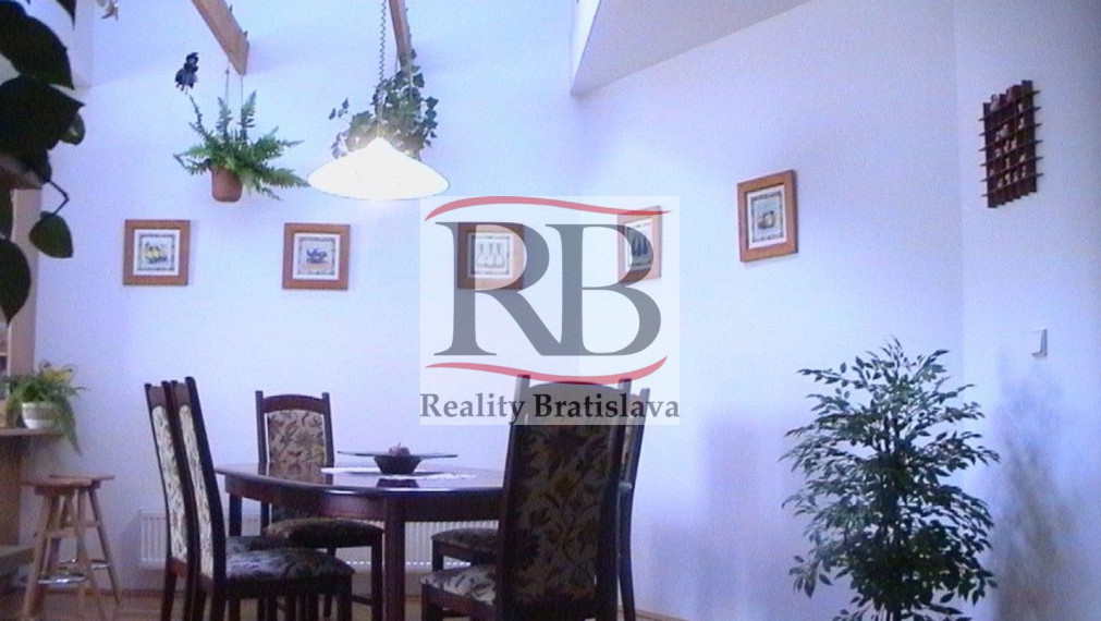 Na predaj rodinný dom na Orenburskej ulici v Podunajských Biskupiciach TOP