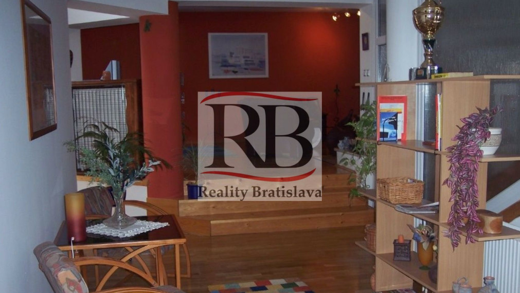 Na predaj rodinný dom na Orenburskej ulici v Podunajských Biskupiciach TOP