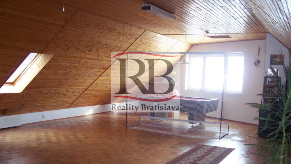 Na predaj rodinný dom na Orenburskej ulici v Podunajských Biskupiciach TOP