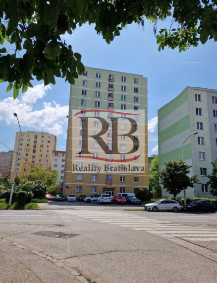 4i byt v Novom Meste - ulica Čsl. parašutistov na predaj