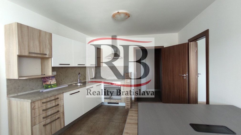 Priestor vhodný aj na bývanie v blízkosti Hlavnej vlakovej stanice, Jelenia ulica - Bratislava I, 68 m2