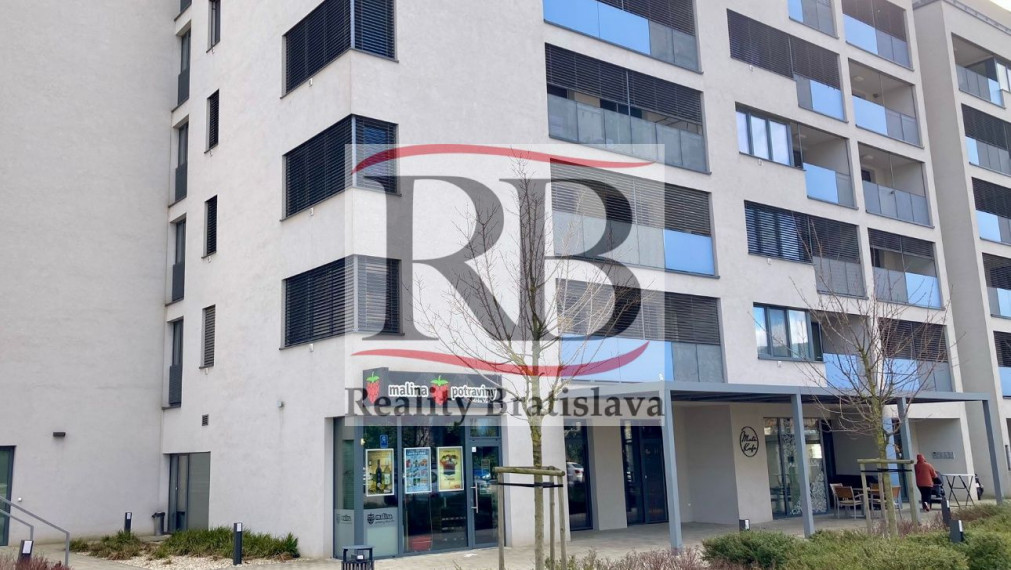 Obchodný priestor v novostavbe vhodný na prevádzku, predajňu, showroom alebo iné