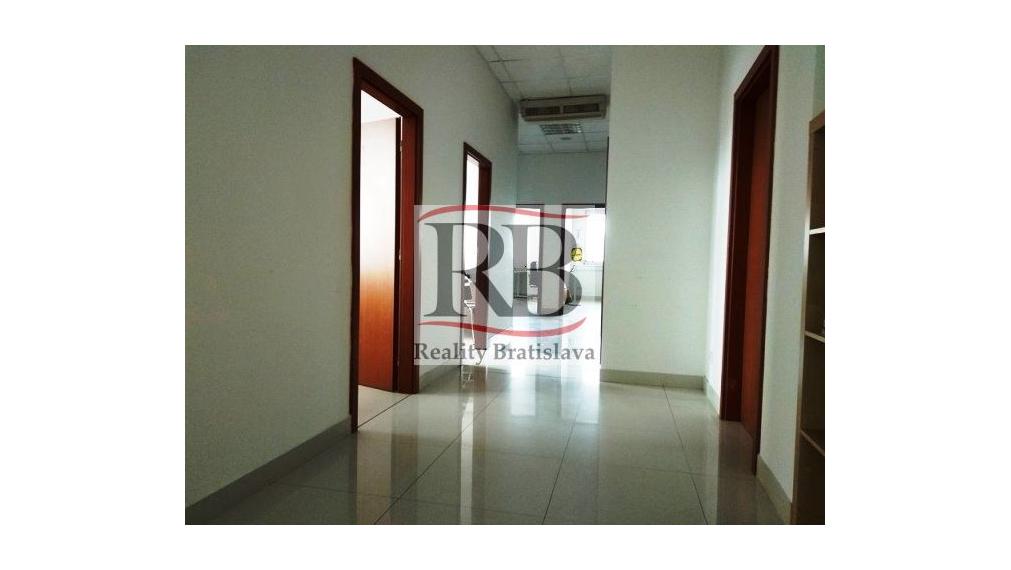 Samostatný kancelársky celok v OC Golden City na Starej Vajnorskej