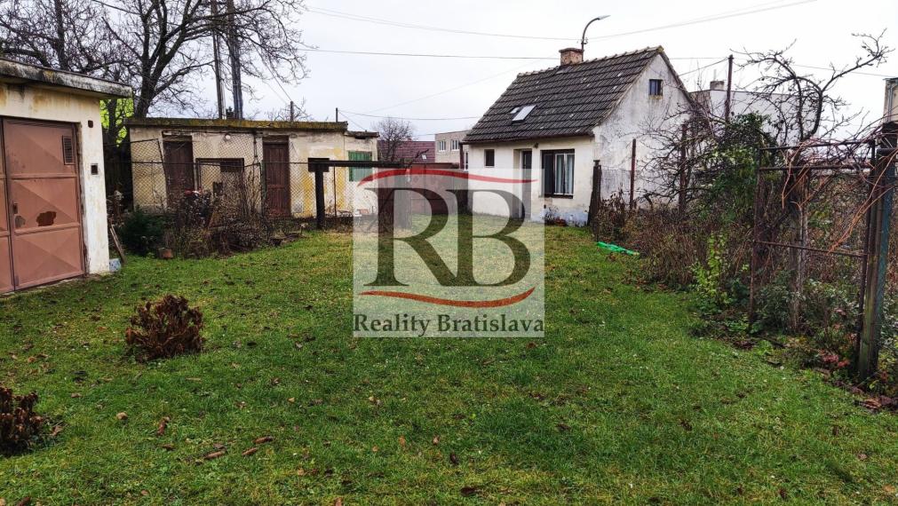 Rodinný dom v obci Sološnica na predaj