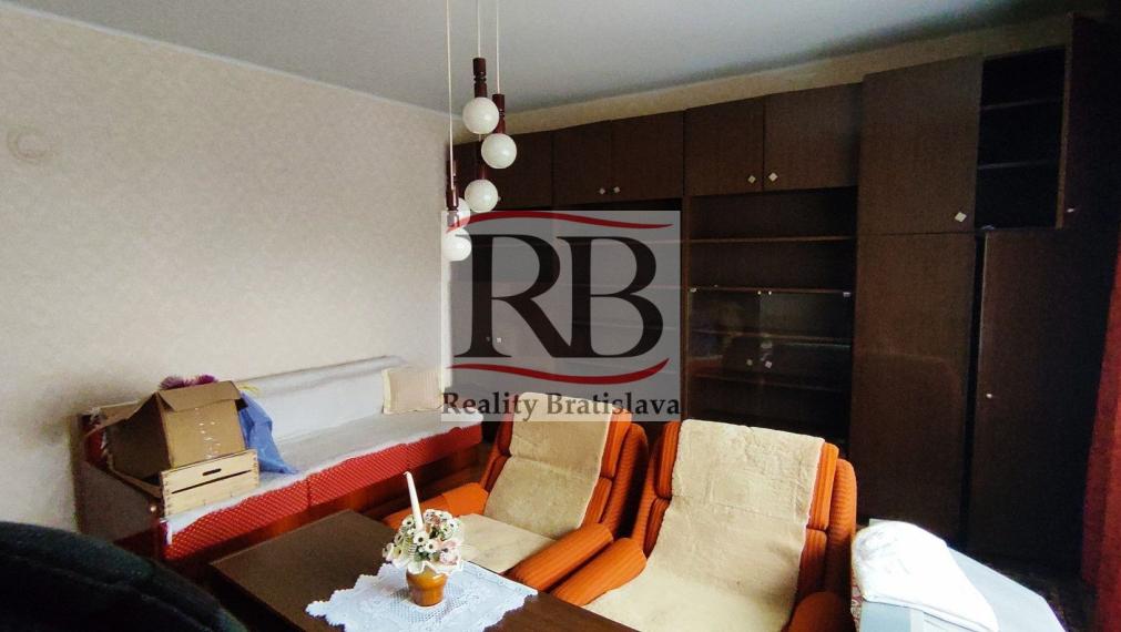 Rodinný dom v obci Sološnica na predaj