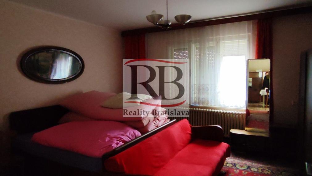 Rodinný dom v obci Sološnica na predaj