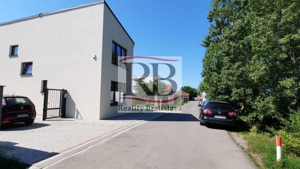 Novostavba 5 izbového rodinného domu