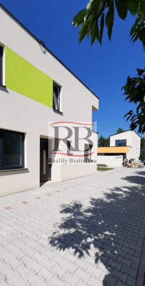 Novostavba 5 izbového rodinného domu