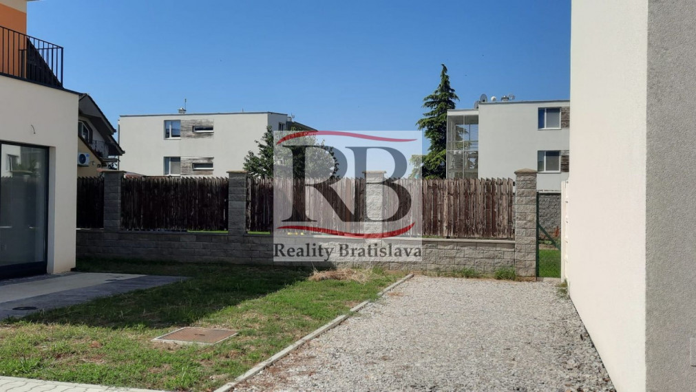 Novostavba 5 izbového rodinného domu