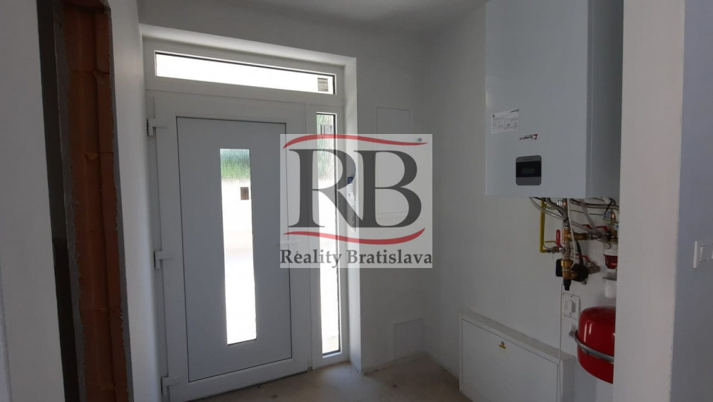 Novostavba 5 izbového rodinného domu