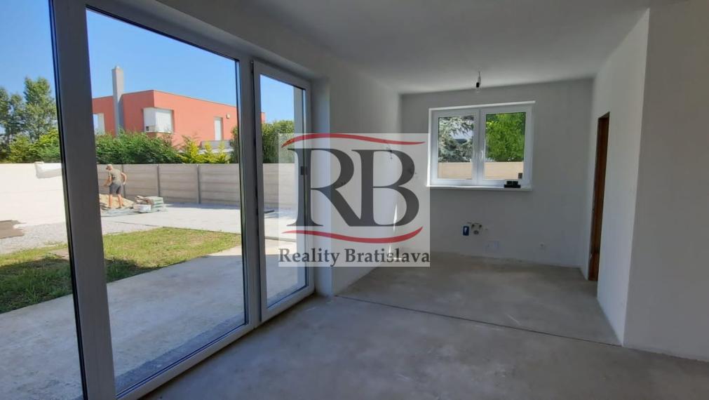 Novostavba 5 izbového rodinného domu