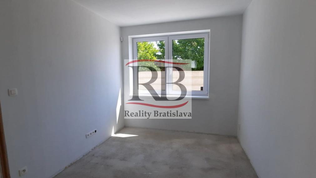 Novostavba 5 izbového rodinného domu