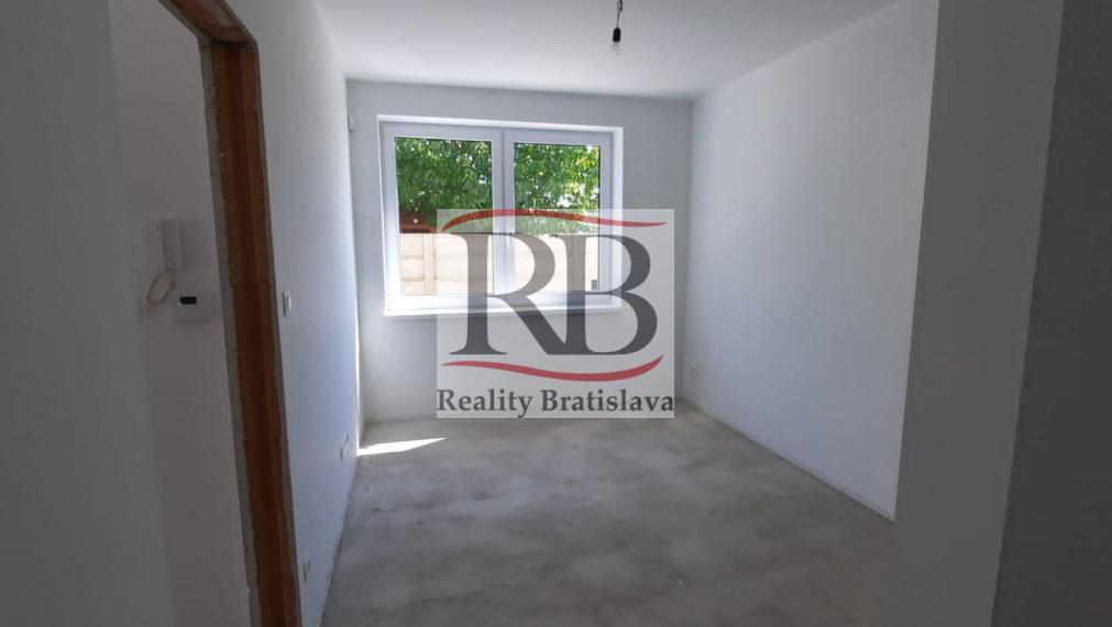 Novostavba 5 izbového rodinného domu