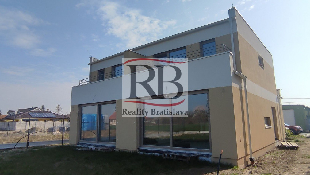 Novostavba 4 izb. rodinného domu v Jarovciach