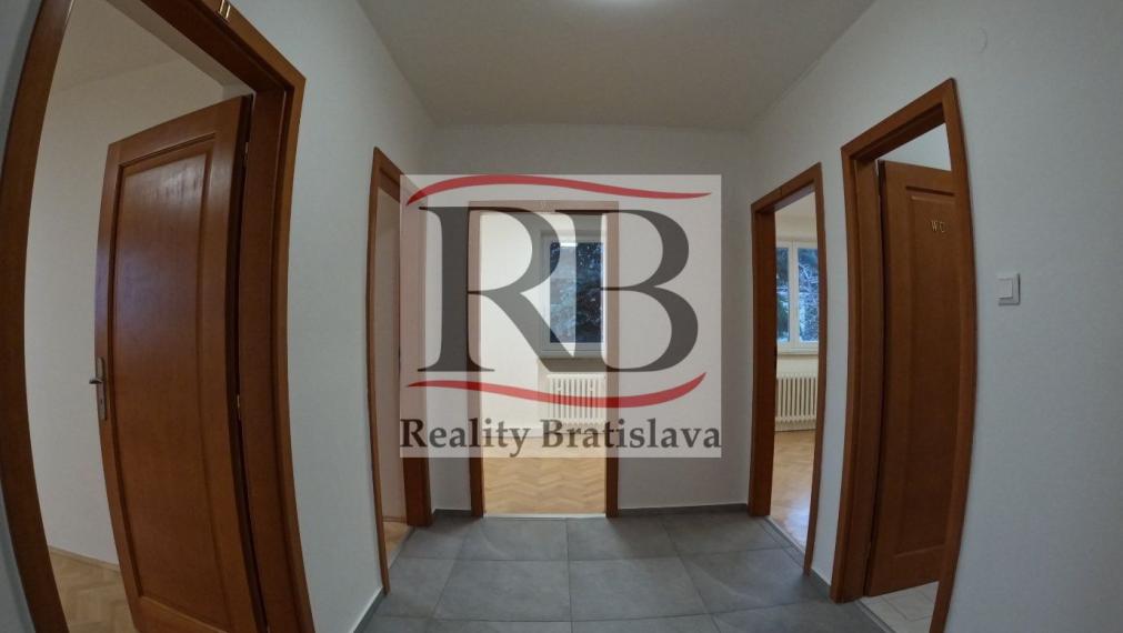 Administratívna budova na prenájom - Kráľovské údolie, Bratislava I 