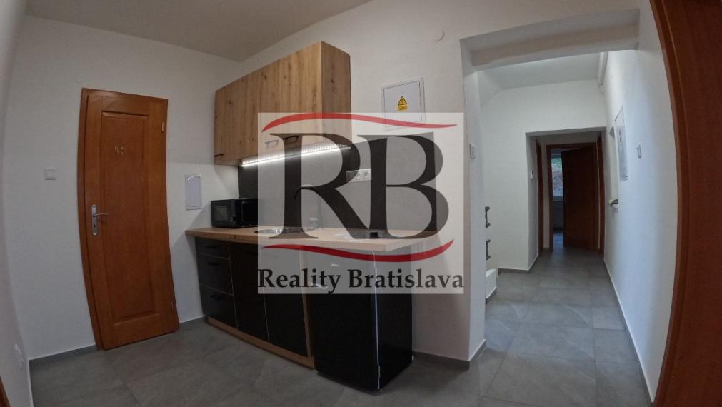 Administratívna budova na prenájom - Kráľovské údolie, Bratislava I 