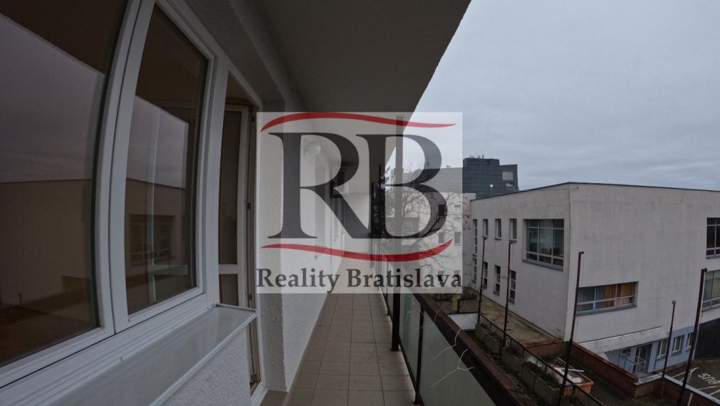 Administratívna budova na prenájom - Kráľovské údolie, Bratislava I 