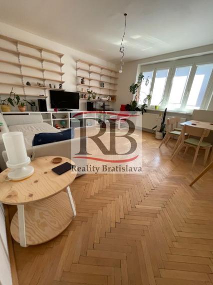 Prenájom 2.5i bytu v príjemnej lokalite v Novom Meste